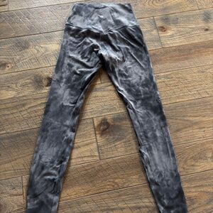 Lululemon size 4 align leggings 28"